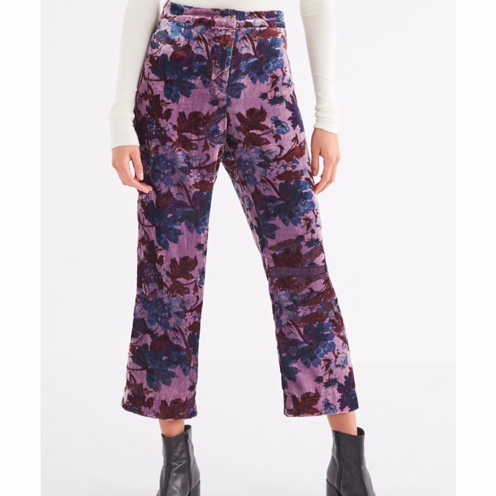 UO Morris High-Rise Velvet Flare Pants